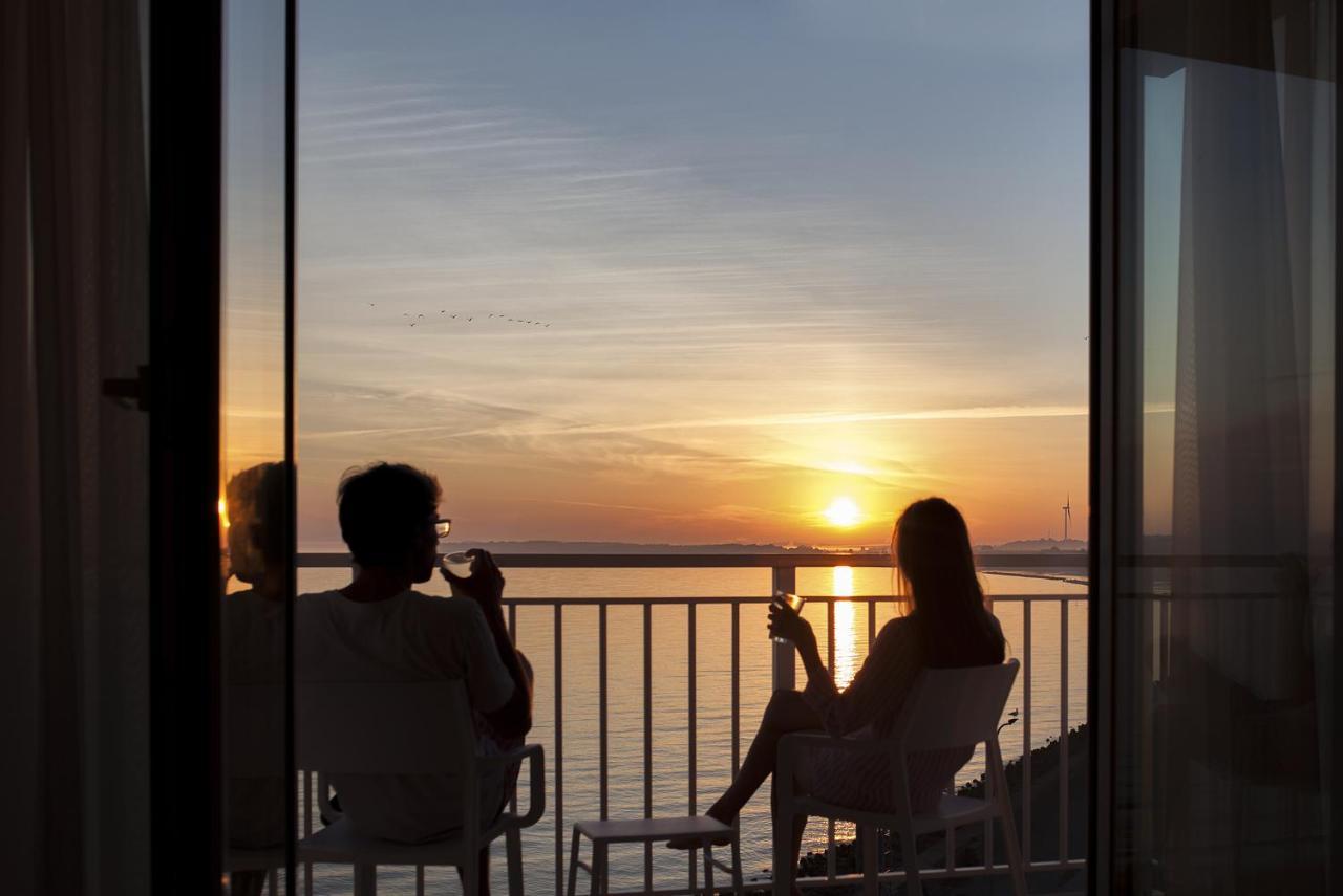 Marina Royale Darlowo - Apartamenty Ultra Mar Nad Morzem 달로브코 외부 사진
